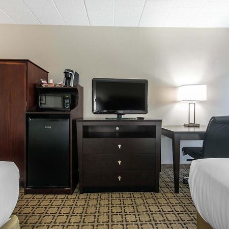 Clarion Inn Cranberry Township Exterior foto