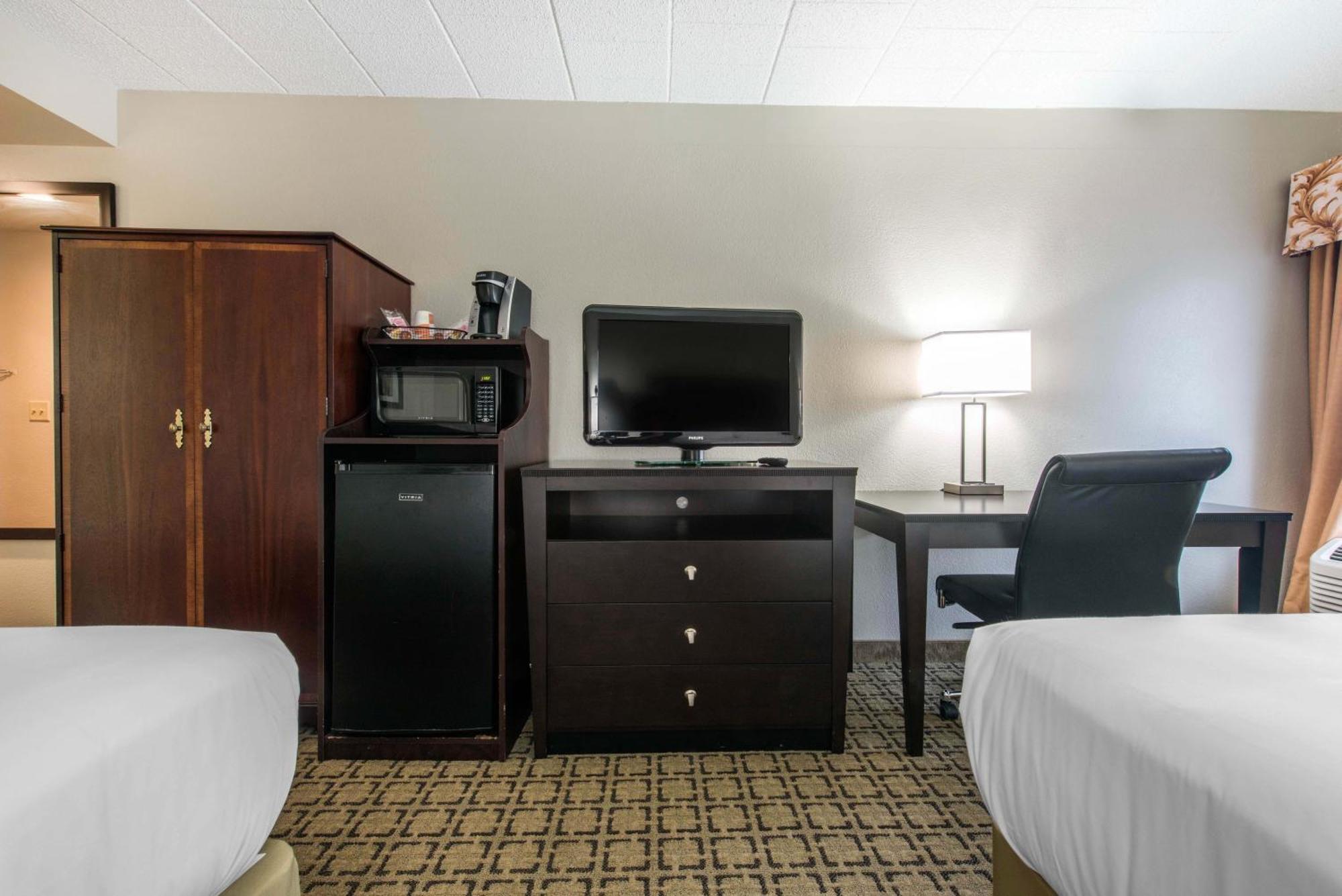 Clarion Inn Cranberry Township Exterior foto